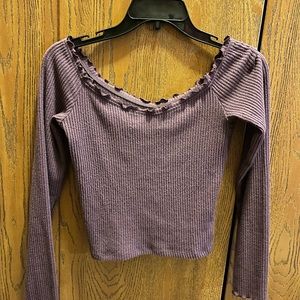 Girl’s top’ size S, good quality